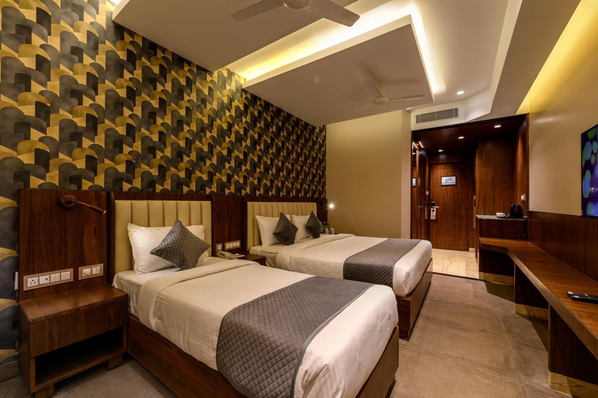 Sundex Hotel Thanjavur Dış mekan fotoğraf